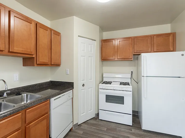 Colonial Ridge — Photo 38