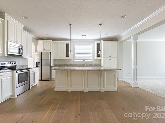 5th image of 1124 McKee Farm Ln