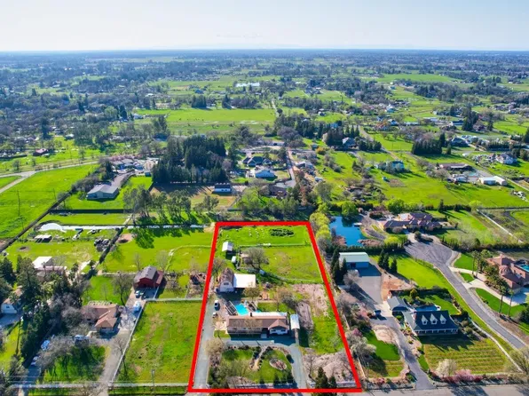 8700 Mecca Rd, Elk Grove, CA 95624