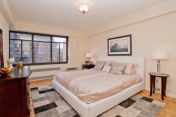 Sold by Walter & Samuels Inc | media 18