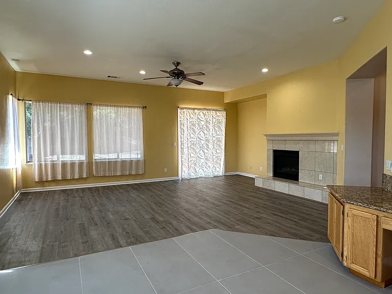 Living room w/ fireplace