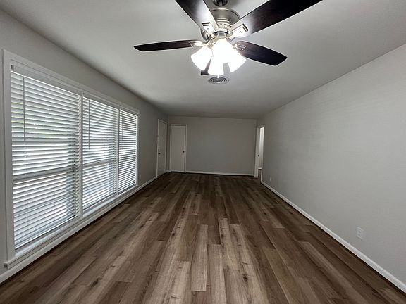 3rd image of 11526 Mullins Dr