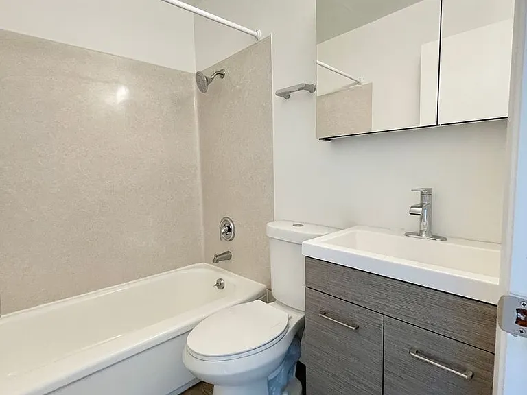 Village Vista Apartments — Photo 62