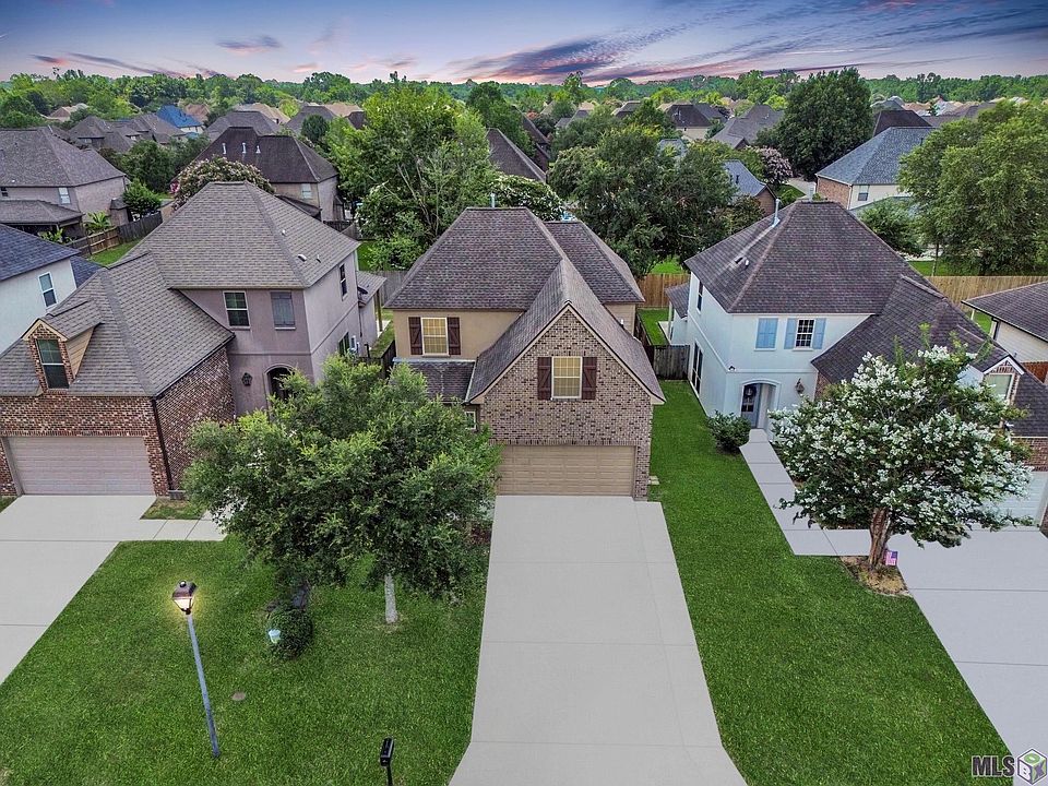 1st image of 36304 Cedarwood Dr