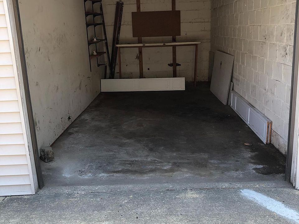 2nd image of 2027 38th St SE #G8