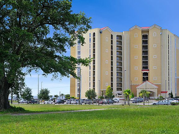3rd image of 1200 Beach Dr
