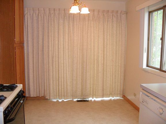 5th image of 848 Queenswood Ct