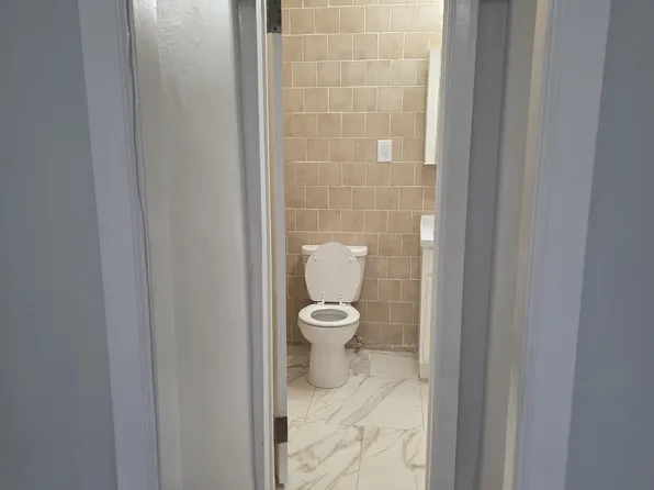 (undisclosed Address), New Rochelle, NY 10805