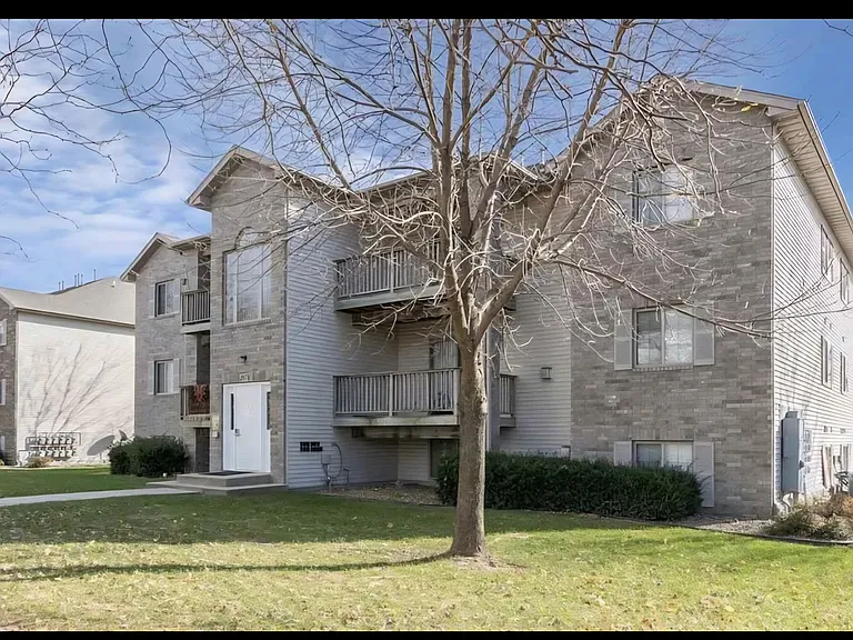 2874 Coral Ct #304 — Photo 11