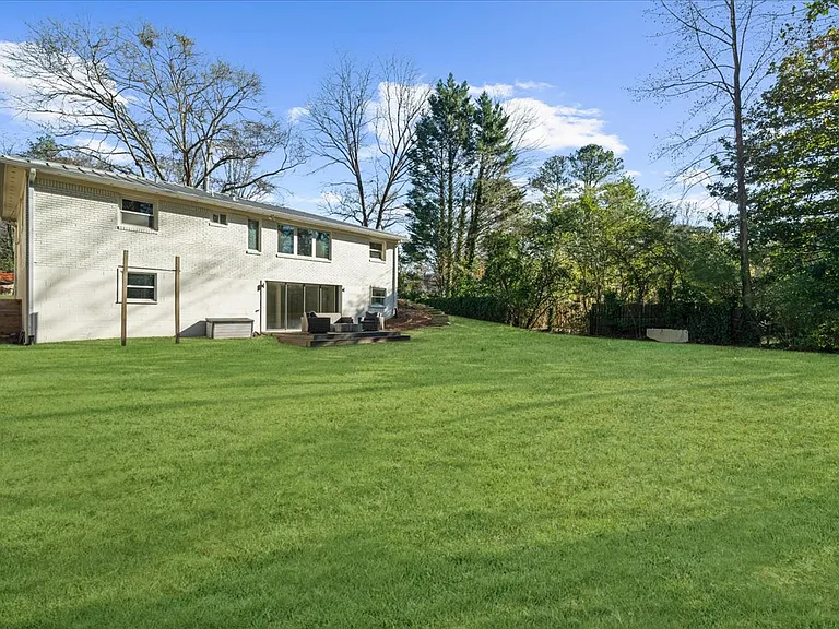 2420 Cove Cir — Photo 53