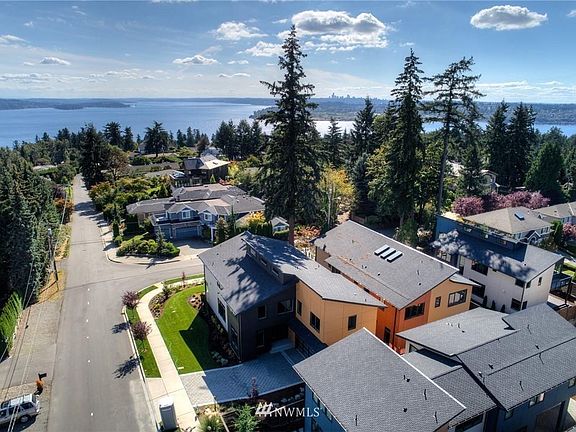 4th image of 11905 84th Ave NE