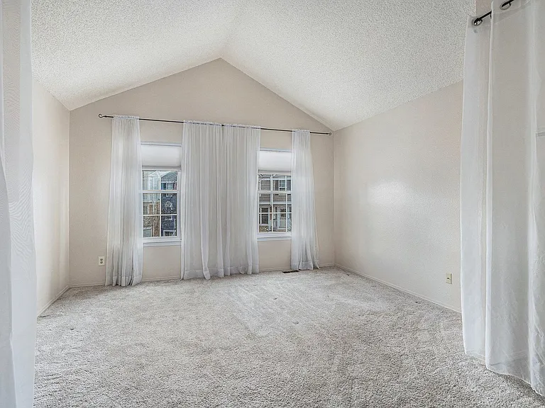 10587 W Dartmouth Ave — Photo 11