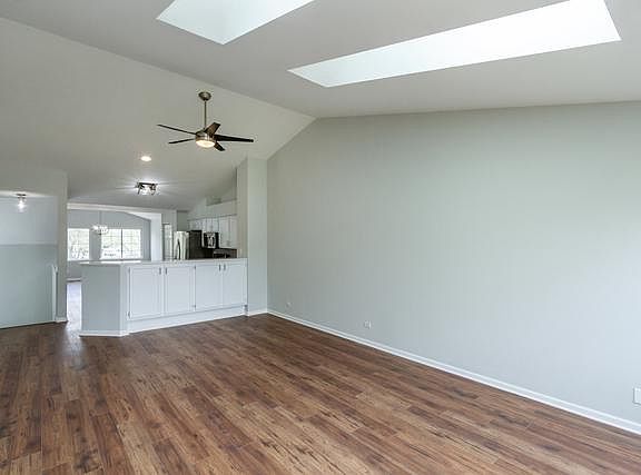 4th image of 2761 Odlum Dr #4