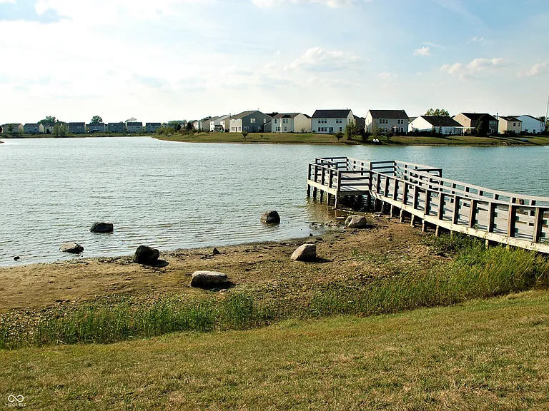 8348 S Swimming Hole Ln — Photo 32