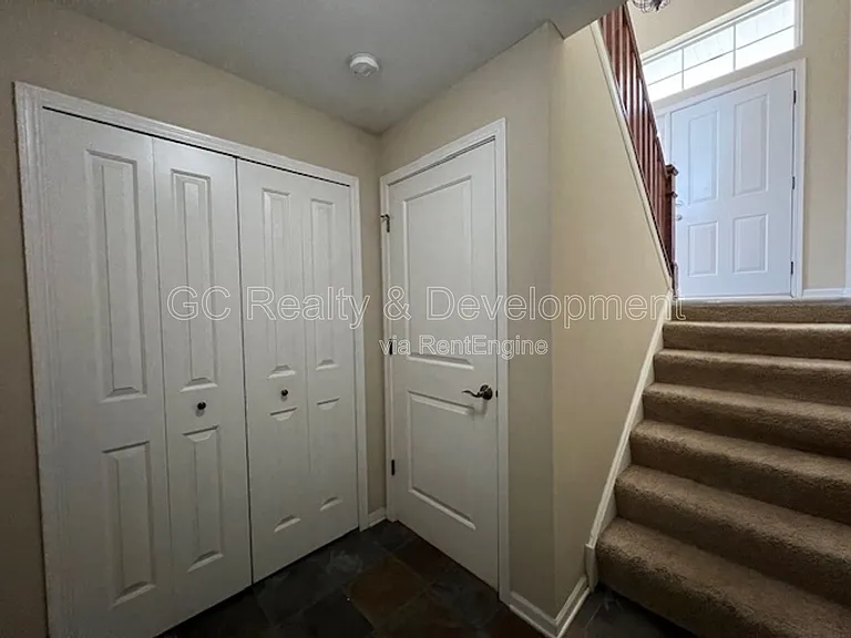 498 Grosvenor Ln — Photo 29
