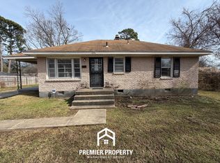 1376 S Perkins Rd, Memphis, TN 38117