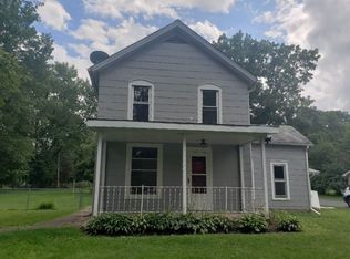 308 W Soper St, Winnebago, IL 61088