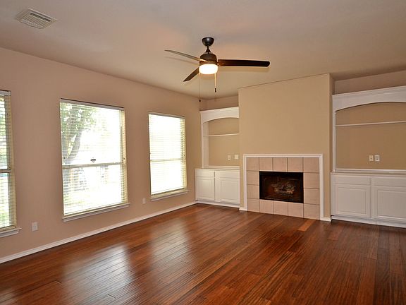 3rd image of 1805 Camas Dr