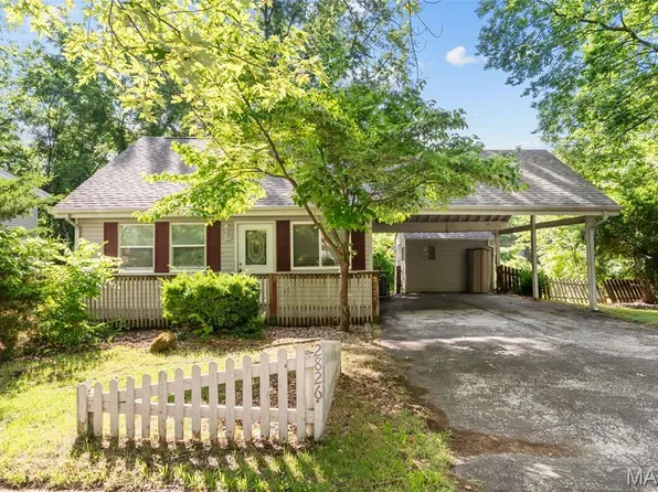 2826 Dawnview Dr, Florissant, MO 63031