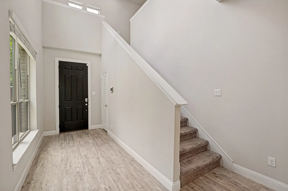 Building Photo - 4549 El Paso Dr