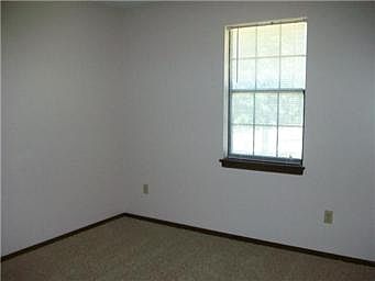5th image of 409 SE Lana Ct