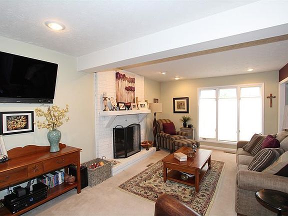 3rd image of 9024 Winthrop Dr