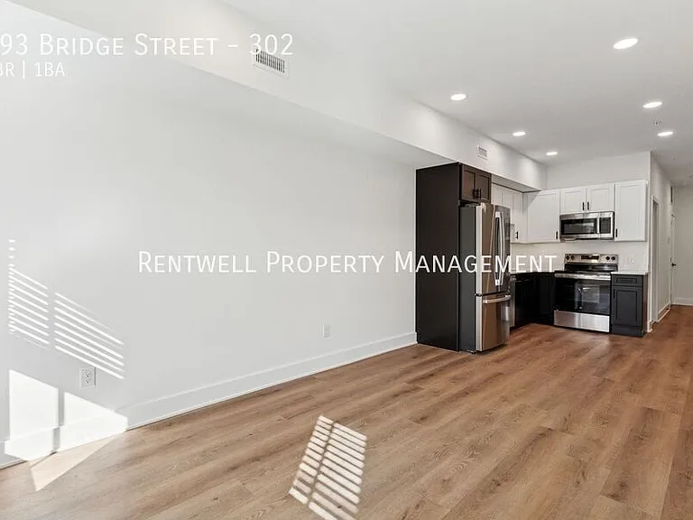 193 Bridge St #302 — Photo 4