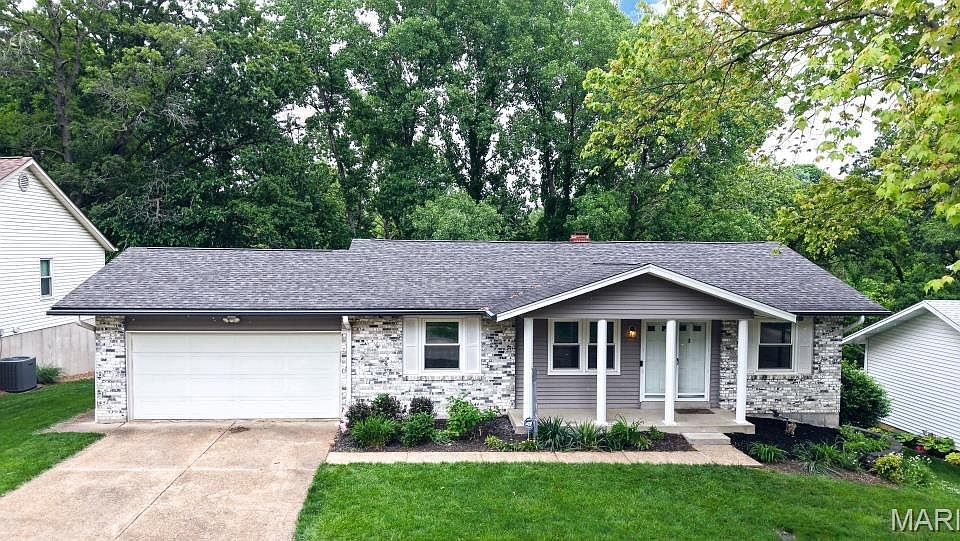 1st image of 1124 Crested View Dr