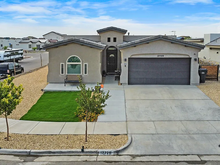 12729 Methley Ave — Photo 1