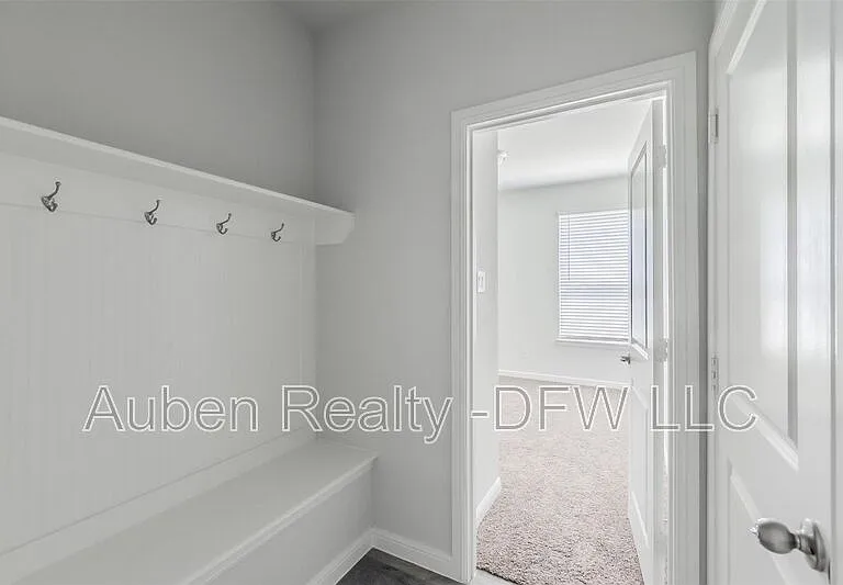 1343 Fox Hollow Rd — Photo 31