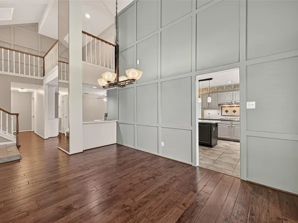 303 Longview Dr, Sugar Land, TX 77478