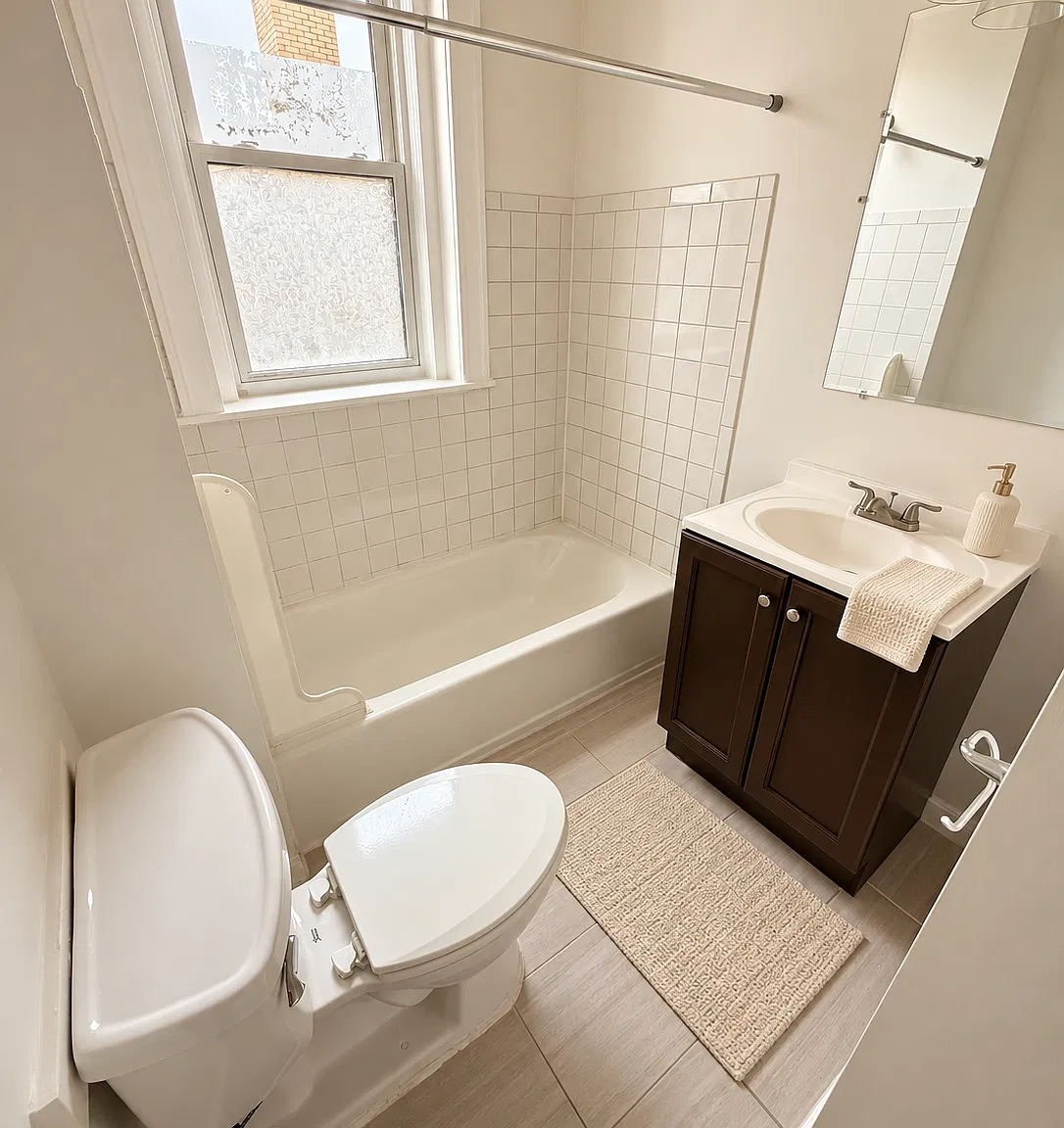 2 bed, 600 sqft, $2,830 — Photo 1