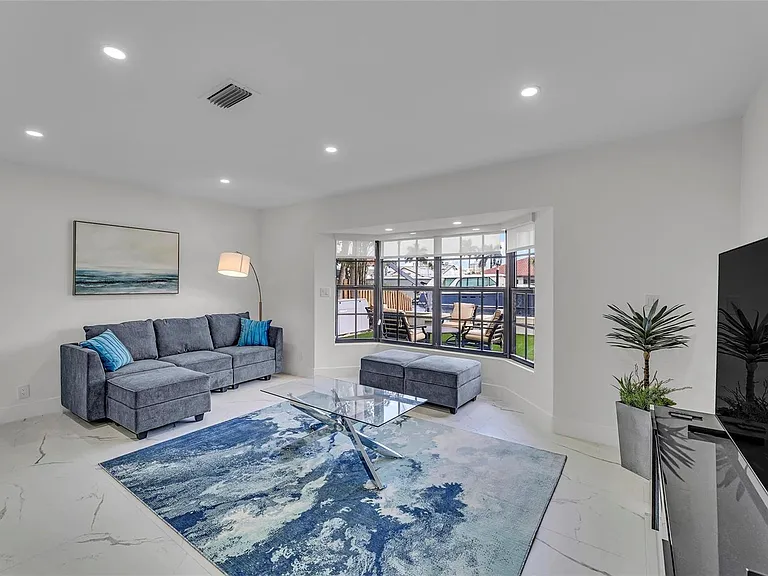 616 3rd Key Dr — Photo 2