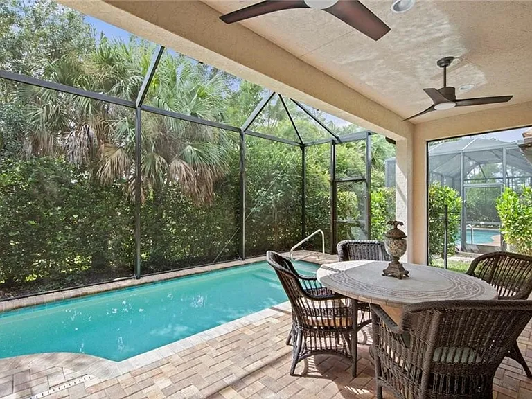 9244 Glenforest Dr — Photo 22