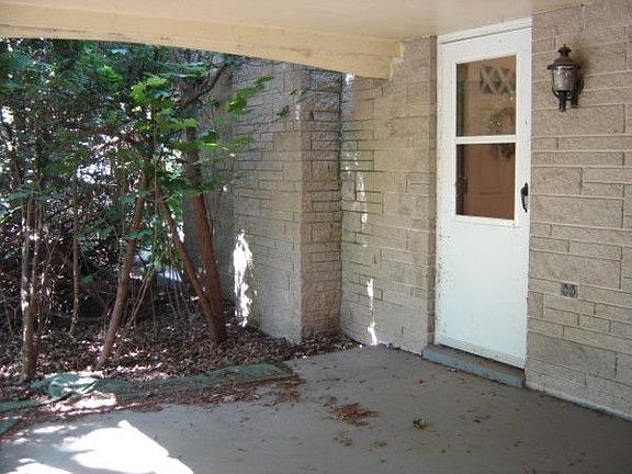 Side covered porch