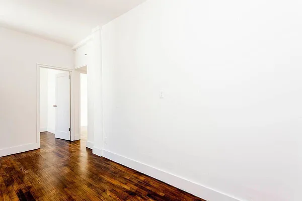 Rented by Compass | media 32