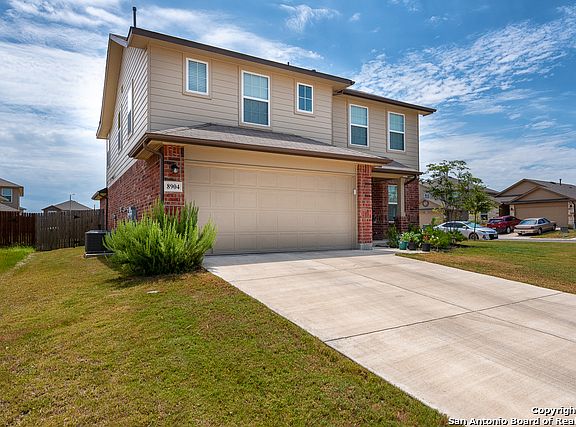 3rd image of 8904 Ironwood Hl