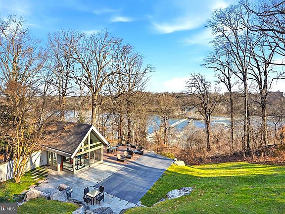 12th image of this home