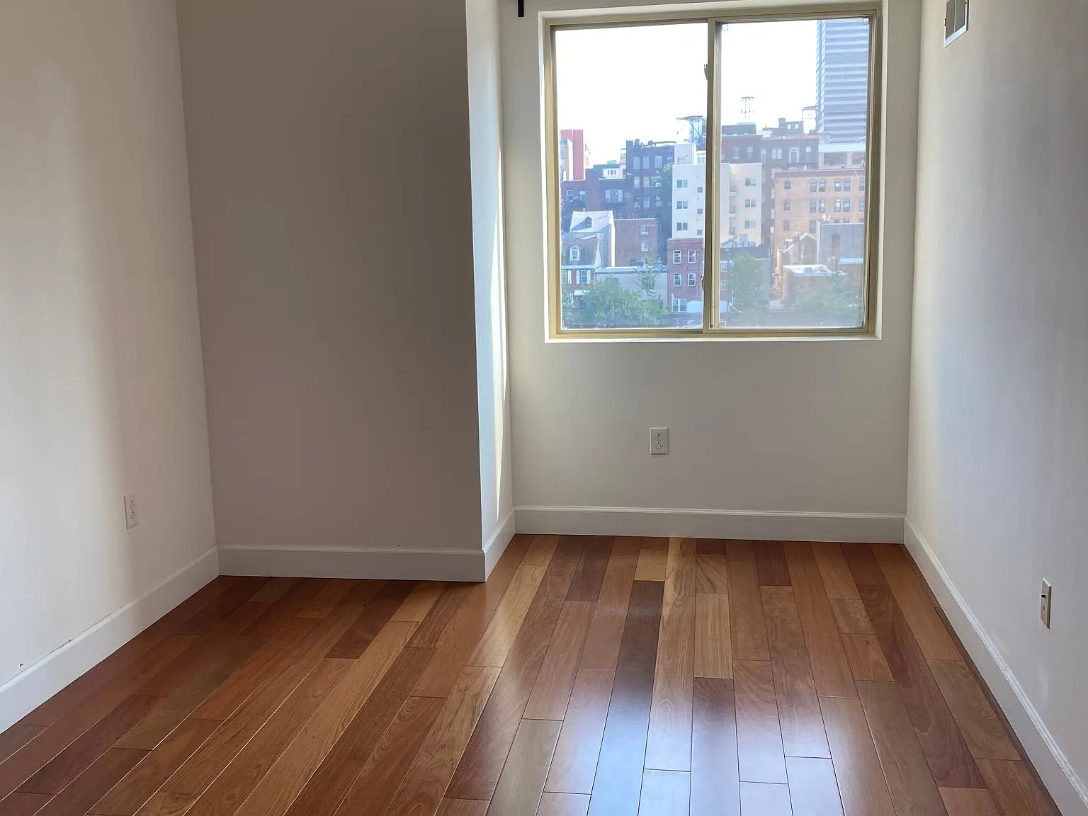 1028 Wood St — Photo 3