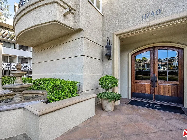 11740 W Sunset Blvd #22 — Photo 4