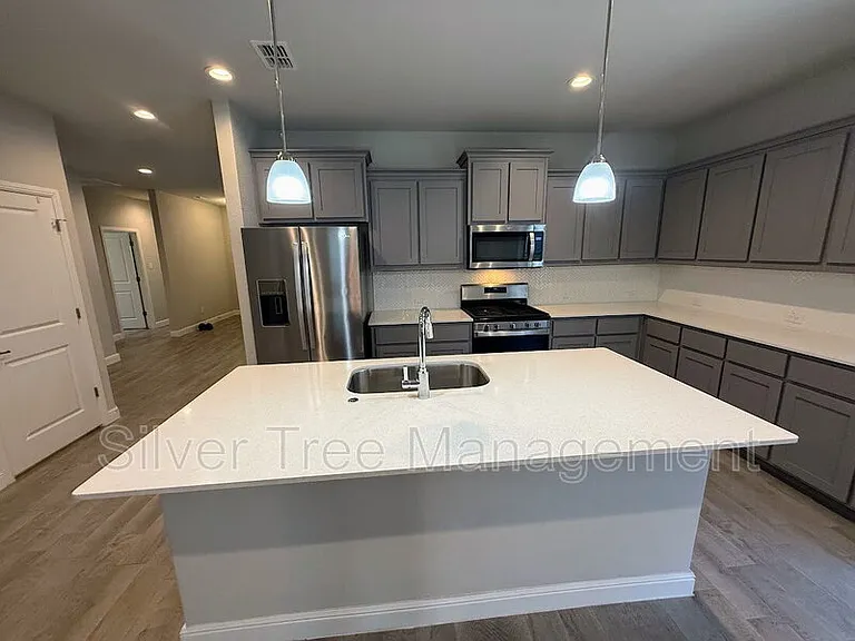 10921 Rockchapel Dr — Photo 10