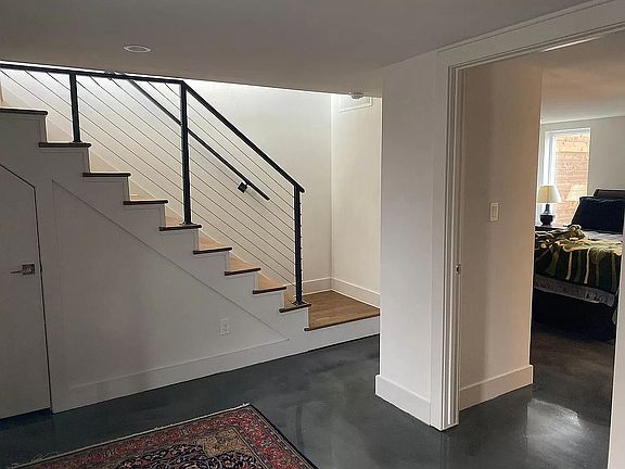 5th image of 1821 Euclid Ave #D