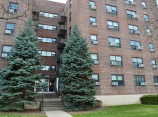 75-08 Bell Blvd APT 2J, Oakland Gardens, NY 11364
