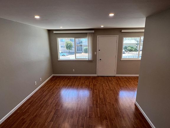 4th image of 1475 Ontario Ln APT C