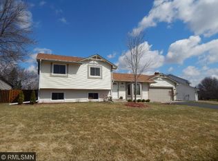 9156 Lanewood Ct, Osseo, MN 55369