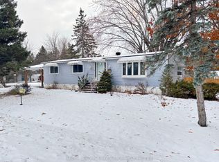 3 Fringewood Dr, Ottawa, ON K2S1T1