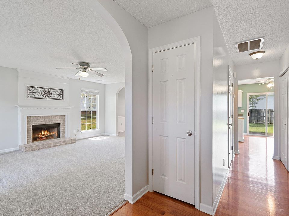 8 Woodmore Ct, Simpsonville, SC 29680 Zillow