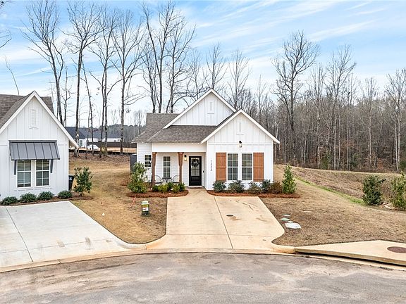 3rd image of 1222 Woodland Cir