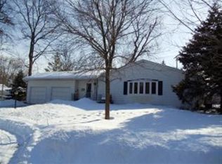 404 Curtis Cir, Fort Atkinson, WI 53538