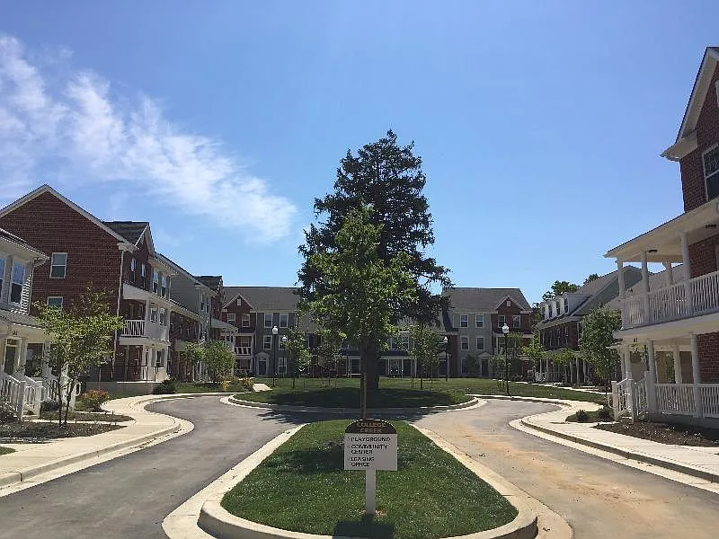 Obery Court — Photo 2